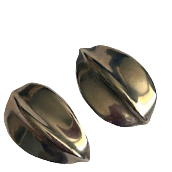 VINTAGE STERLING SMOOTH TAPERED LEAF CLIP-ON EARRINGS - Picture 1 of 3